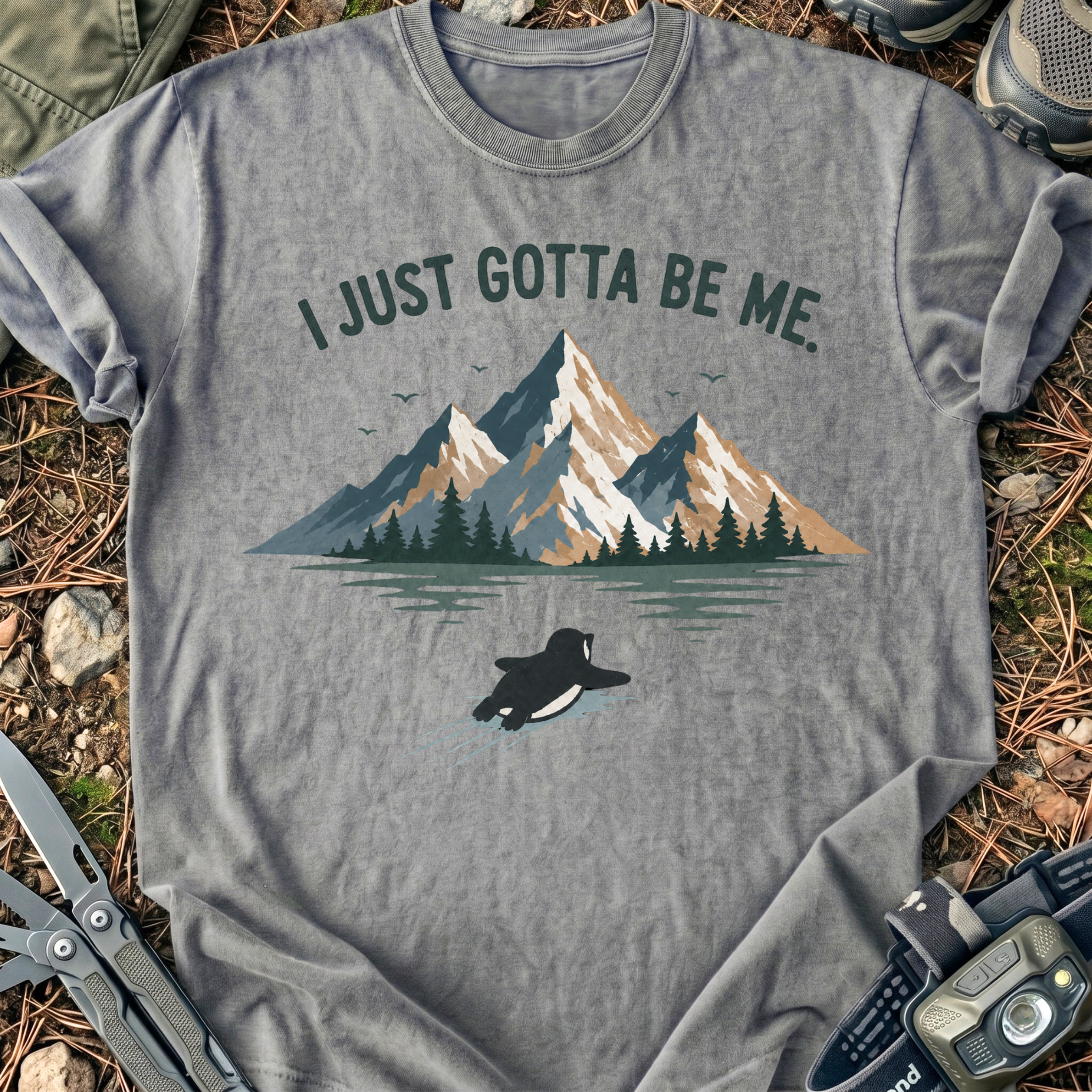 Pinguins & Mountains T-Shirt